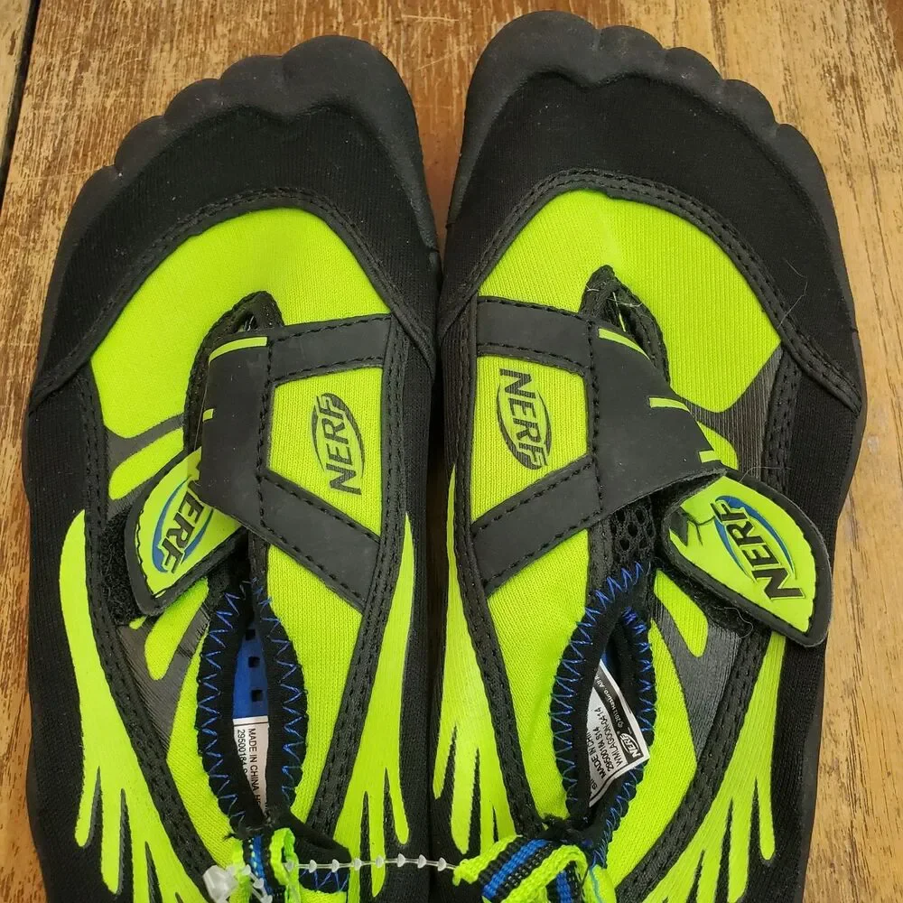 Nerf Youth Toed Water Aqua Shoes Size 13/1 Black Neon Green Swim Beach Kids New